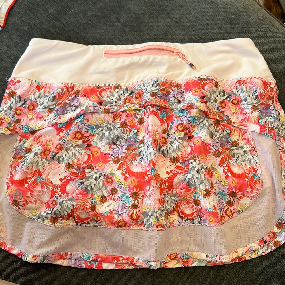Lululemon Hotty Hot Skirt Pink Size 4